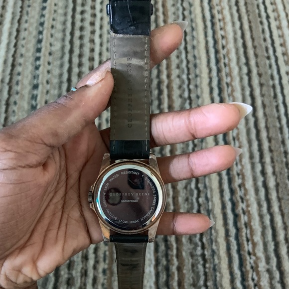 Geoffrey Beene Woman’s Watch - Rose Gold - Picture 3 of 3
